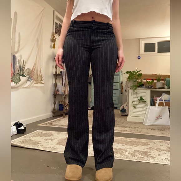 Pin stripe low rise flare pants - Picture 3 of 5